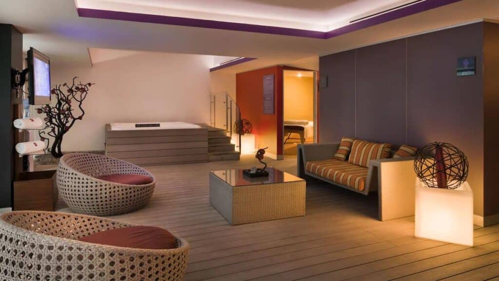 las suites campos eliseos sauna spa tub and steam room