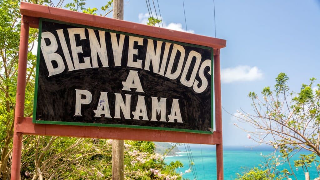 welcome to Panama sign